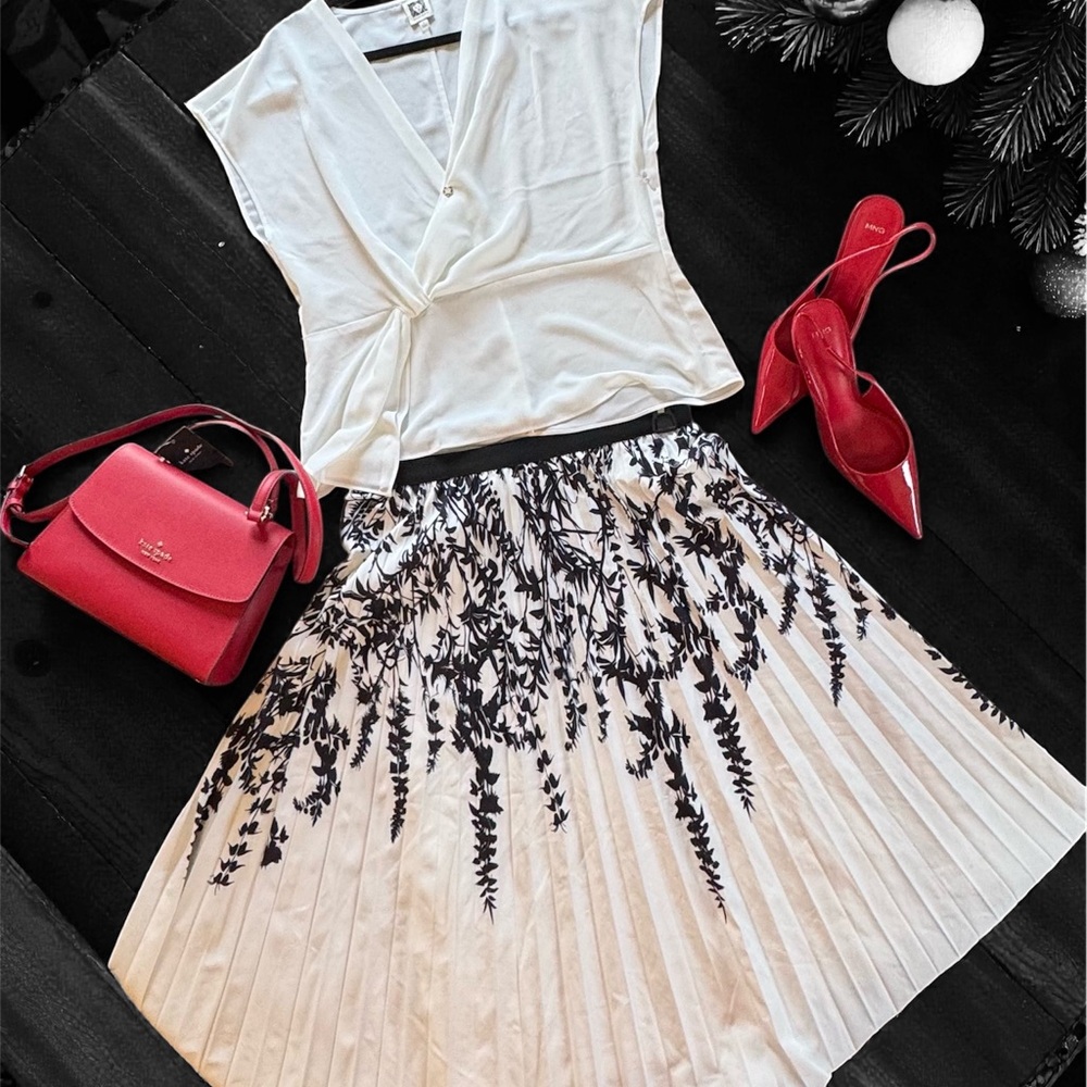 Elegant Black and White A-Line Skirt